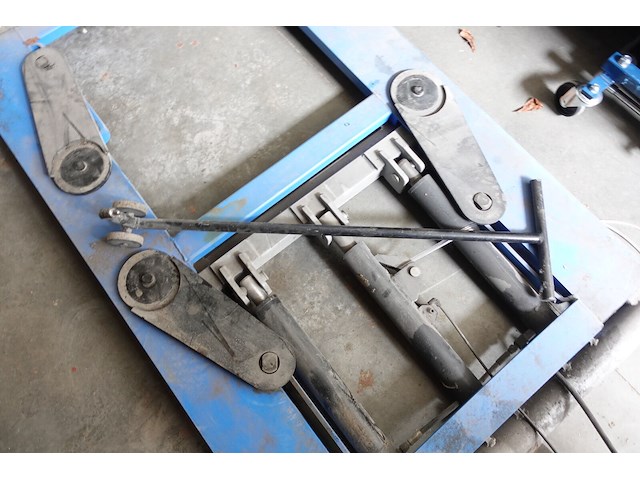 Mobiele poetsbrug - afbeelding 6 van  6