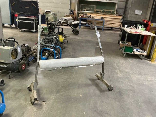 Mobiele profielstalen rolhouder - afbeelding 1 van  4