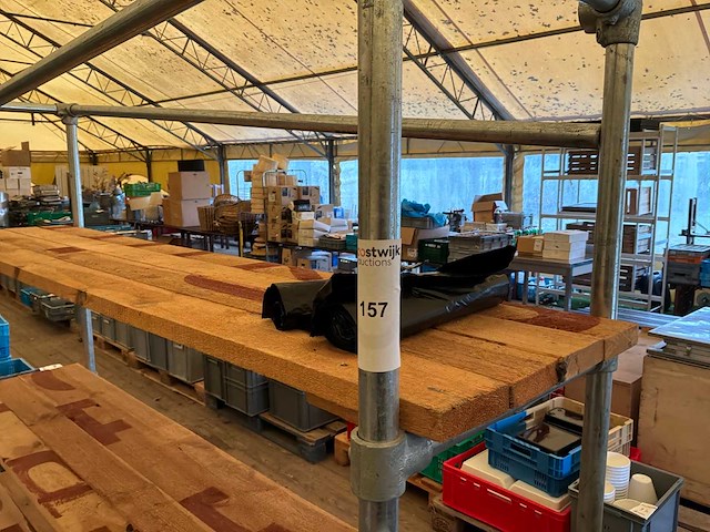 Mobiele rek met 4 houten leggers - afbeelding 2 van  5