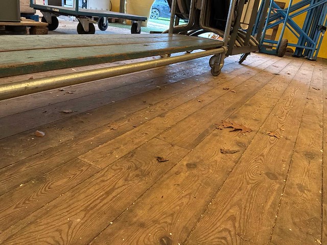 Mobiele rek met 4 houten leggers - afbeelding 4 van  5