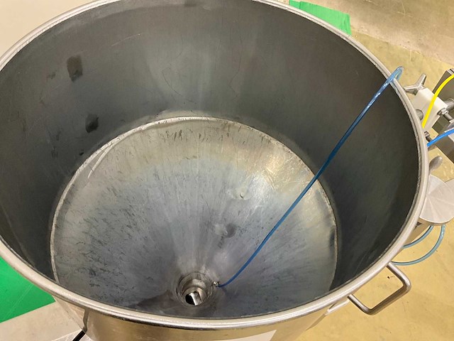 Mobiele rvs turbo volumetrische sausdoseerpomp sismatec met ketel - afbeelding 3 van  13