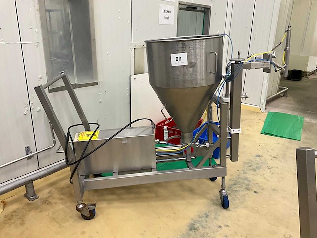 Mobiele rvs turbo volumetrische sausdoseerpomp sismatec met ketel - afbeelding 1 van  13