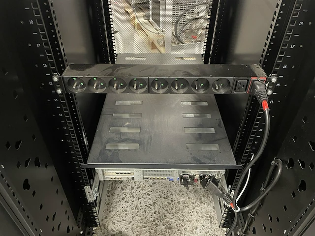 Mobiele serverkast met inhoud - afbeelding 7 van  23