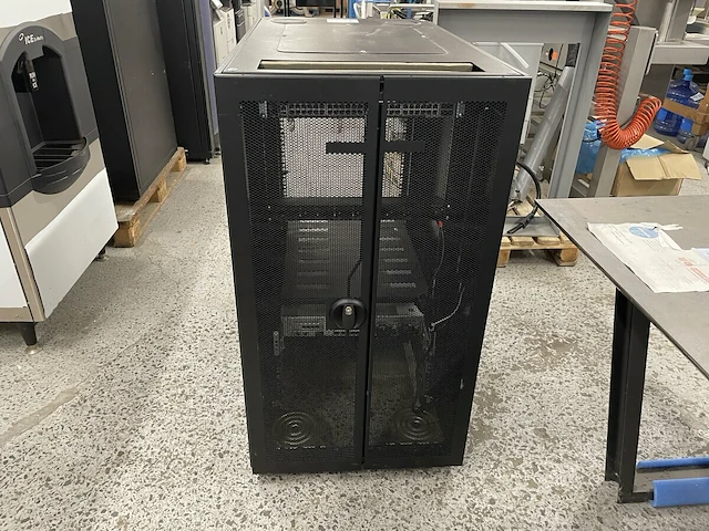 Mobiele serverkast met inhoud - afbeelding 19 van  23