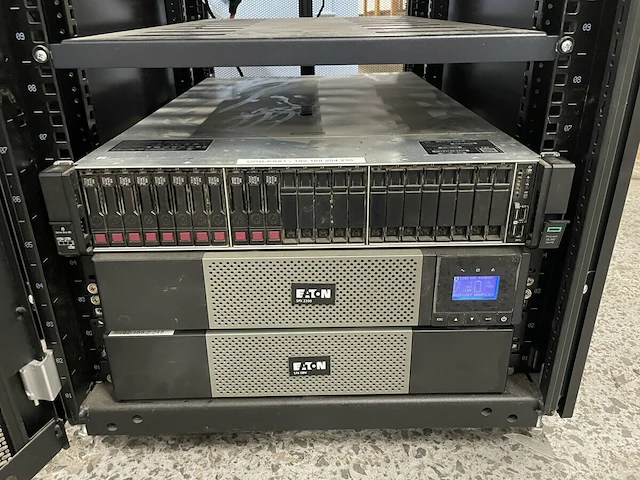 Mobiele serverkast met inhoud - afbeelding 21 van  23