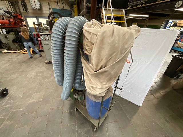 Mobiele stofafzuiger met filterzak en slangen - afbeelding 7 van  7