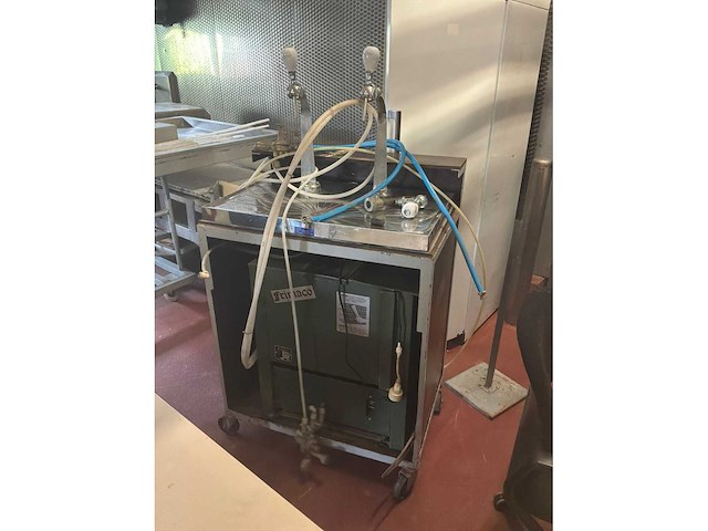 Mobiele tapinstallatie met 2 pompen - afbeelding 2 van  4