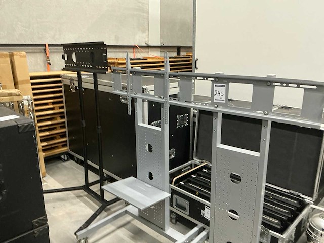 Mobiele televisie-standaard (3x) - afbeelding 1 van  4