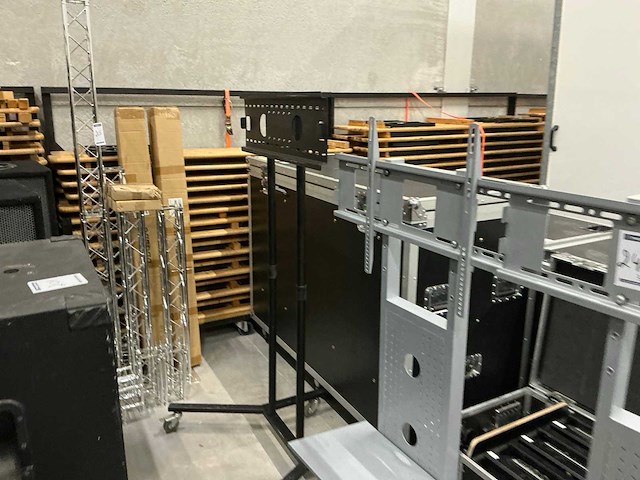 Mobiele televisie-standaard (3x) - afbeelding 3 van  4