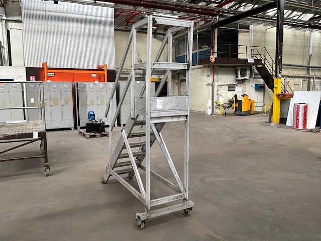 Mobiele trap - afbeelding 1 van  8
