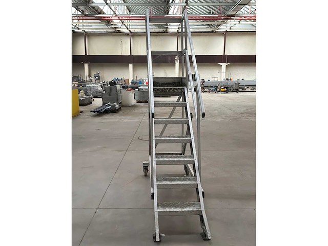 Mobiele trap - afbeelding 4 van  8