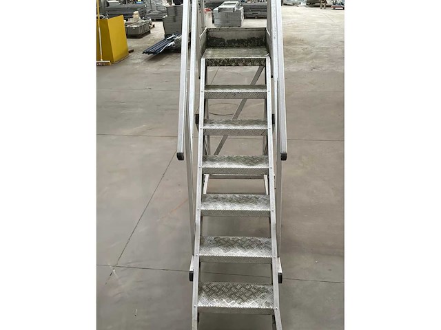 Mobiele trap - afbeelding 5 van  8