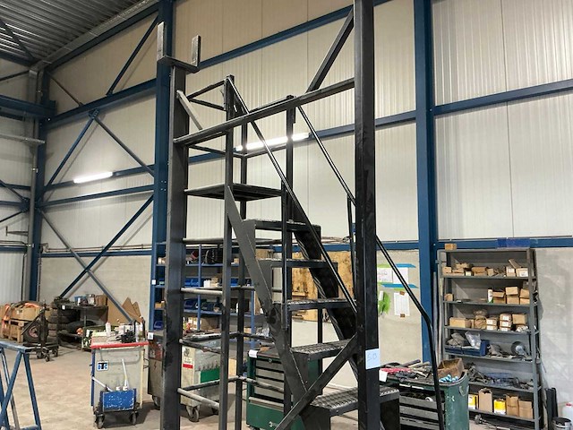 Mobiele trap - afbeelding 4 van  5