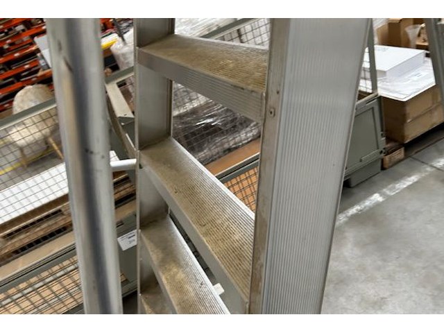 Mobiele trapladder - afbeelding 4 van  5