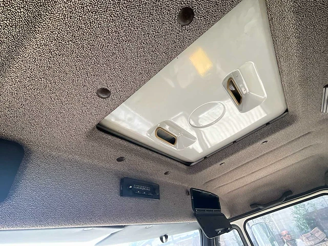 Mobiele uitschuifbare werk- en presentatieruimte ca. 40 m² – mercedes 1419 - afbeelding 26 van  35