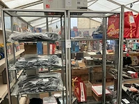 Mobiele vitrinekast (2x)