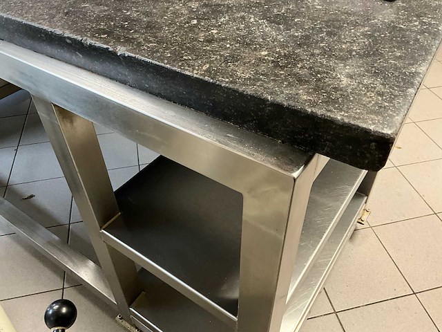 Mobiele werktafel - rvs met massief arduinen blad (2x) - afbeelding 3 van  13