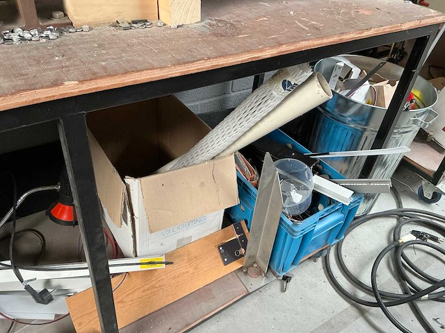 Mobiele werktafel met inhoud - afbeelding 4 van  13