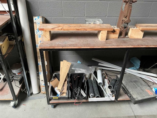 Mobiele werktafel met inhoud - afbeelding 7 van  13