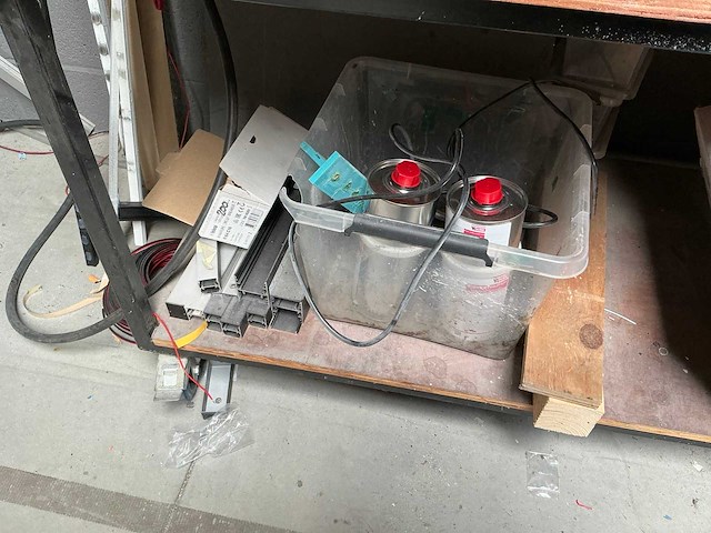 Mobiele werktafel met inhoud - afbeelding 2 van  22