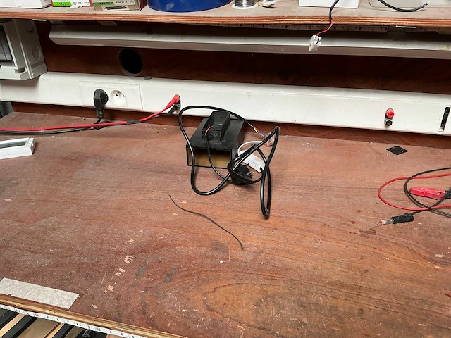 Mobiele werktafel met inhoud - afbeelding 4 van  22