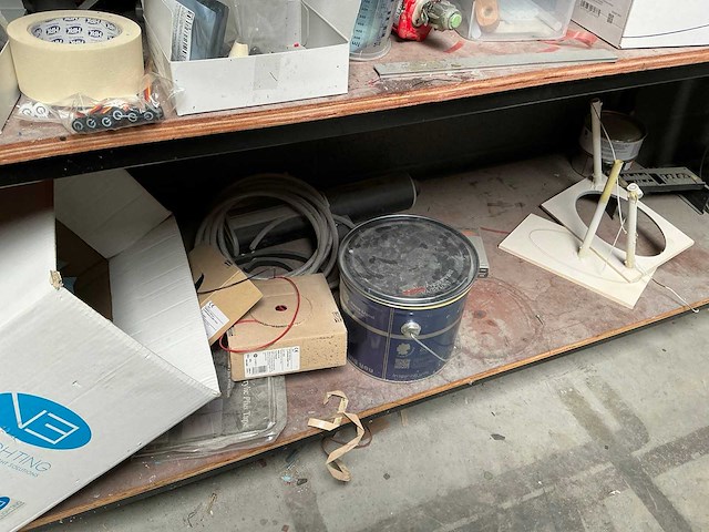 Mobiele werktafel met inhoud - afbeelding 10 van  22