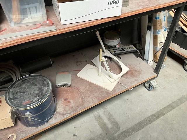 Mobiele werktafel met inhoud - afbeelding 15 van  22