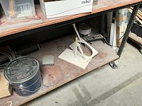 Mobiele werktafel met inhoud - afbeelding 15 van  22