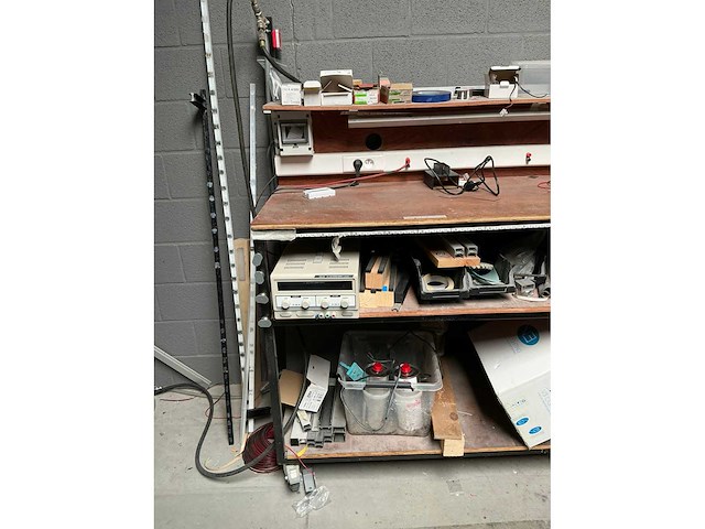 Mobiele werktafel met inhoud - afbeelding 12 van  22