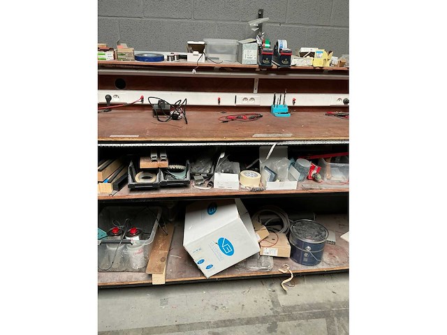 Mobiele werktafel met inhoud - afbeelding 16 van  22