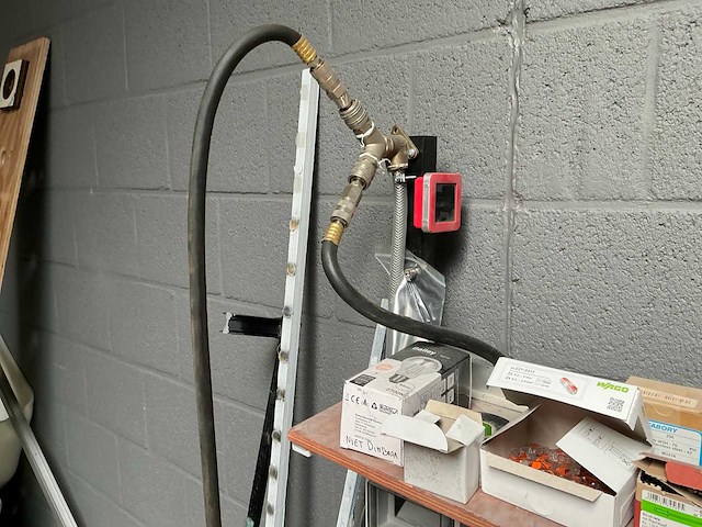 Mobiele werktafel met inhoud - afbeelding 19 van  22