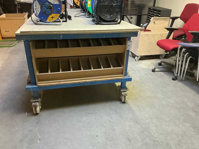 Mobiele werktafel - afbeelding 2 van  4
