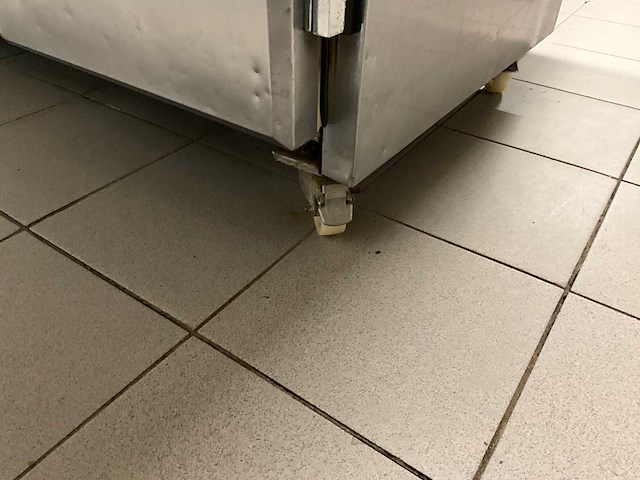 Mobiele werktafel/koeling - rvs met massief arduinen blad - afbeelding 8 van  13