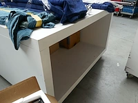 Mobiele winkelconsole wite kleur met zwenkwielen - afbeelding 2 van  3
