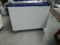 Mobiele winkelconsole wite kleur met zwenkwielen - afbeelding 3 van  3
