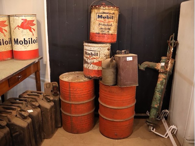 Mobil olie blik - afbeelding 1 van  8