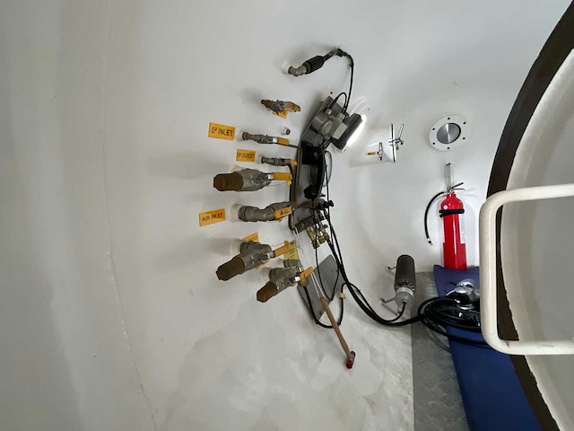 Mobile 1500 twin lock dc mobile decompression unit 1 - afbeelding 37 van  56