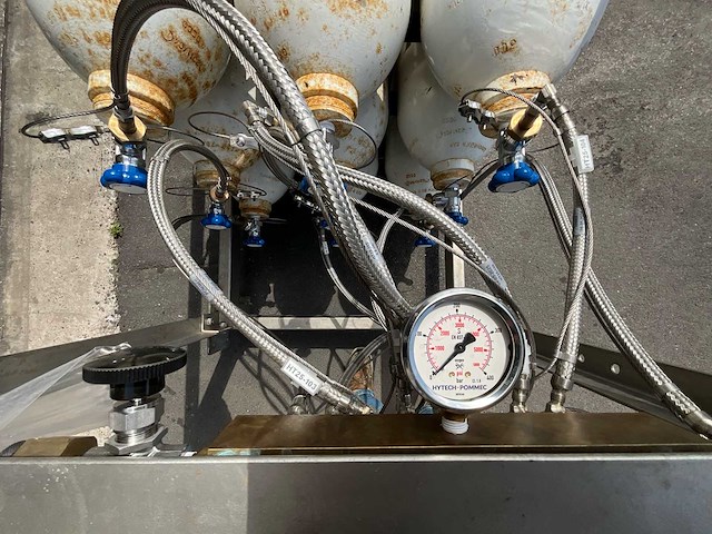 Mobile 1500 twin lock dc mobile decompression unit 1 - afbeelding 11 van  47