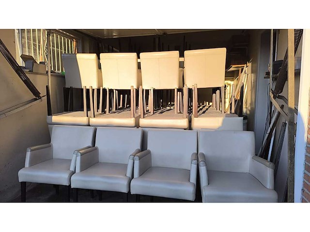 Mobile eetkamerstoel met armleuning (6x) - afbeelding 3 van  4