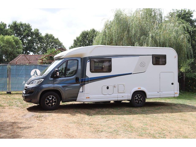 Mobilhome camper knaus r16 diesel 2019 - afbeelding 1 van  1