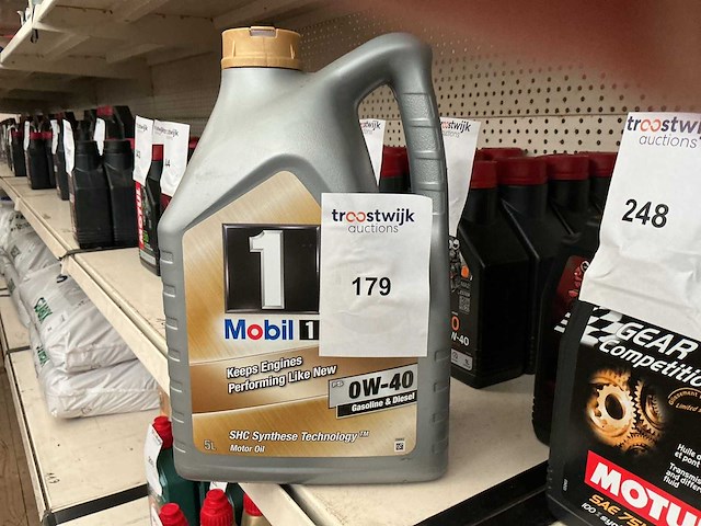 Mobil,inhoud 5 liter motor olie - afbeelding 1 van  1