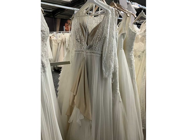 Modeca bruidsjurken (8x) - afbeelding 10 van  21