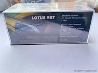Modelauto - afbeelding 2 van  3