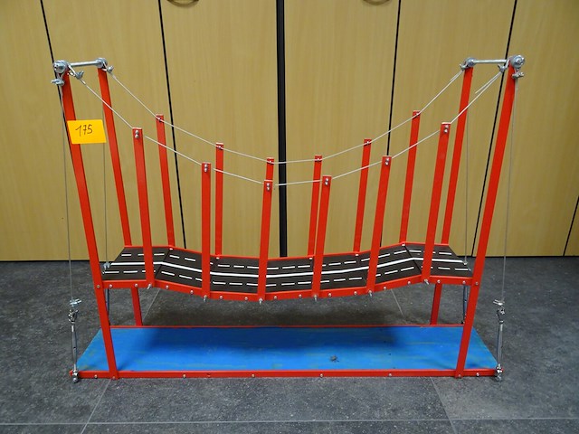 Modelbouw brug - afbeelding 1 van  2