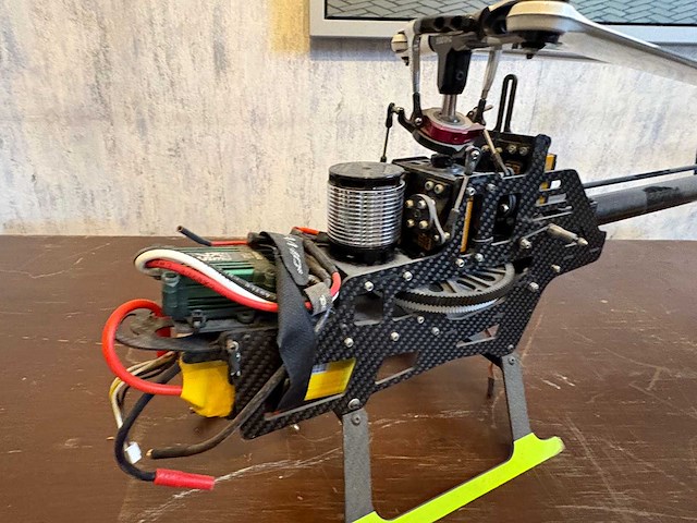 Modelbouw electro helicopter - model making - afbeelding 4 van  5