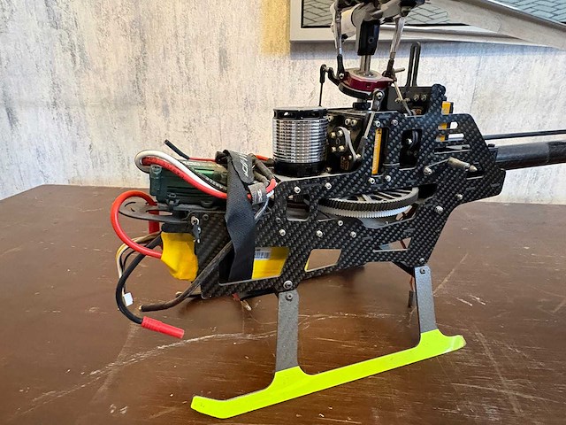 Modelbouw electro helicopter - model making - afbeelding 5 van  5