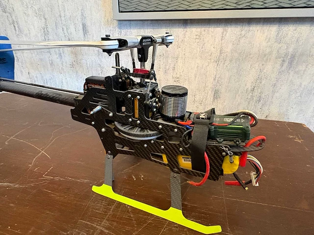 Modelbouw electro helicopter - model making - afbeelding 3 van  5