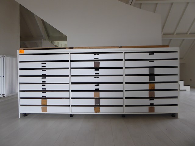 Modelkast - afbeelding 1 van  2