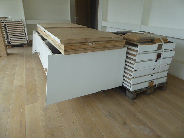 Modelkast - afbeelding 1 van  4