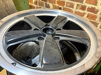 Moderne fuchswielen set - afbeelding 3 van  6